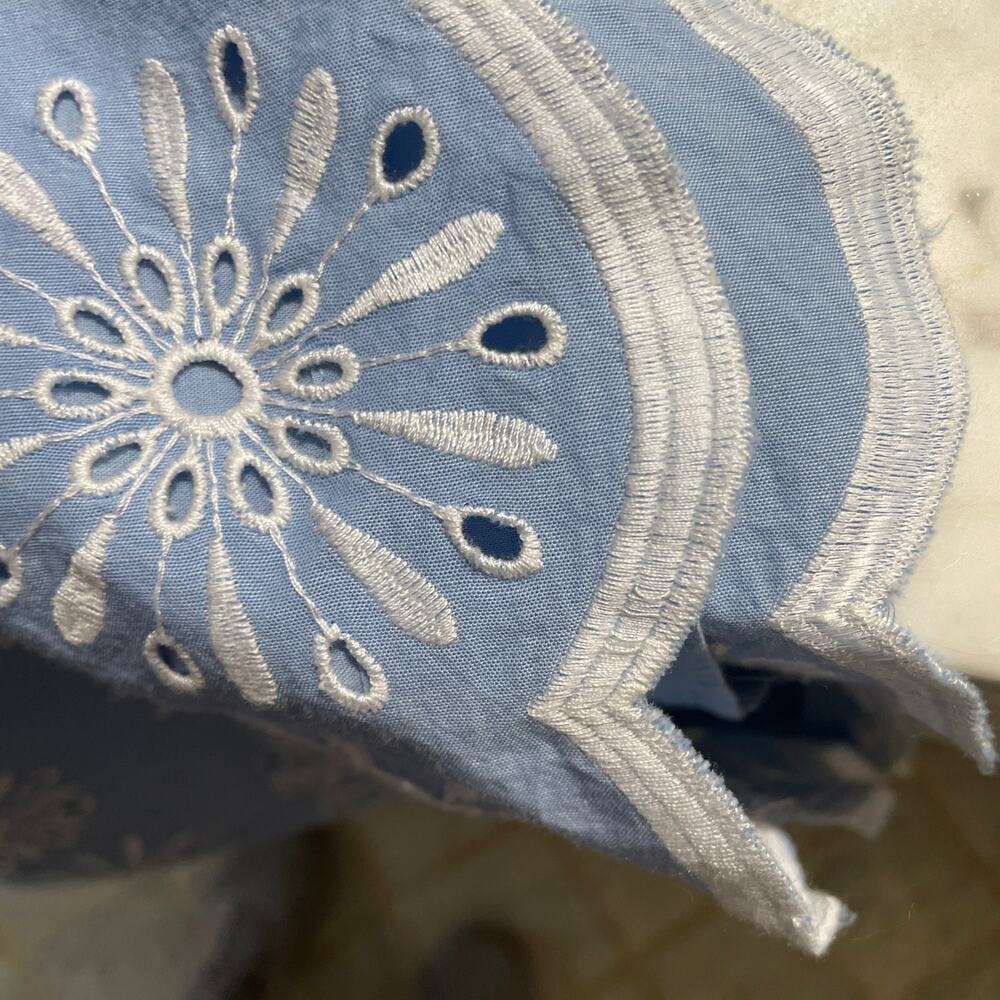 Talbots Chambray Starburst Eyelet A-Line Skirt With White Scalloped Hem Size 2 - Picture 5 of 7